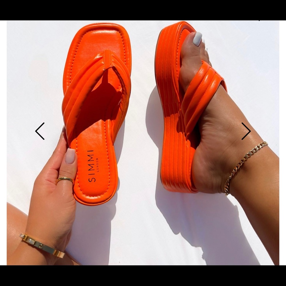 ORANGE FLIP FLOP SANDALS